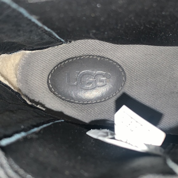 UGG Clyne Suede Ankle Chelsea Boots - Picture 9 of 12